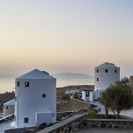 Topos Exclusive Santorini 이메로비글리 외부 사진