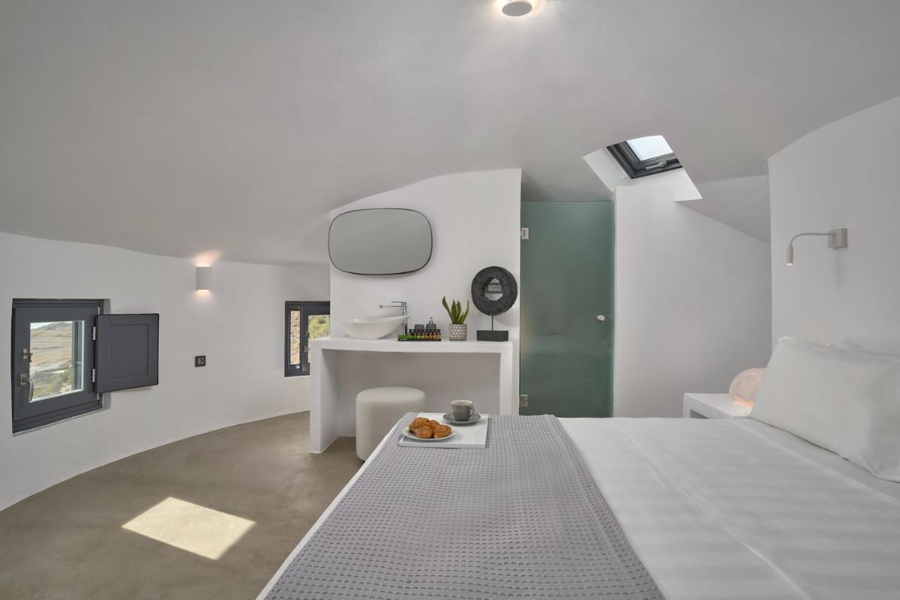 Topos Exclusive Santorini 이메로비글리 외부 사진
