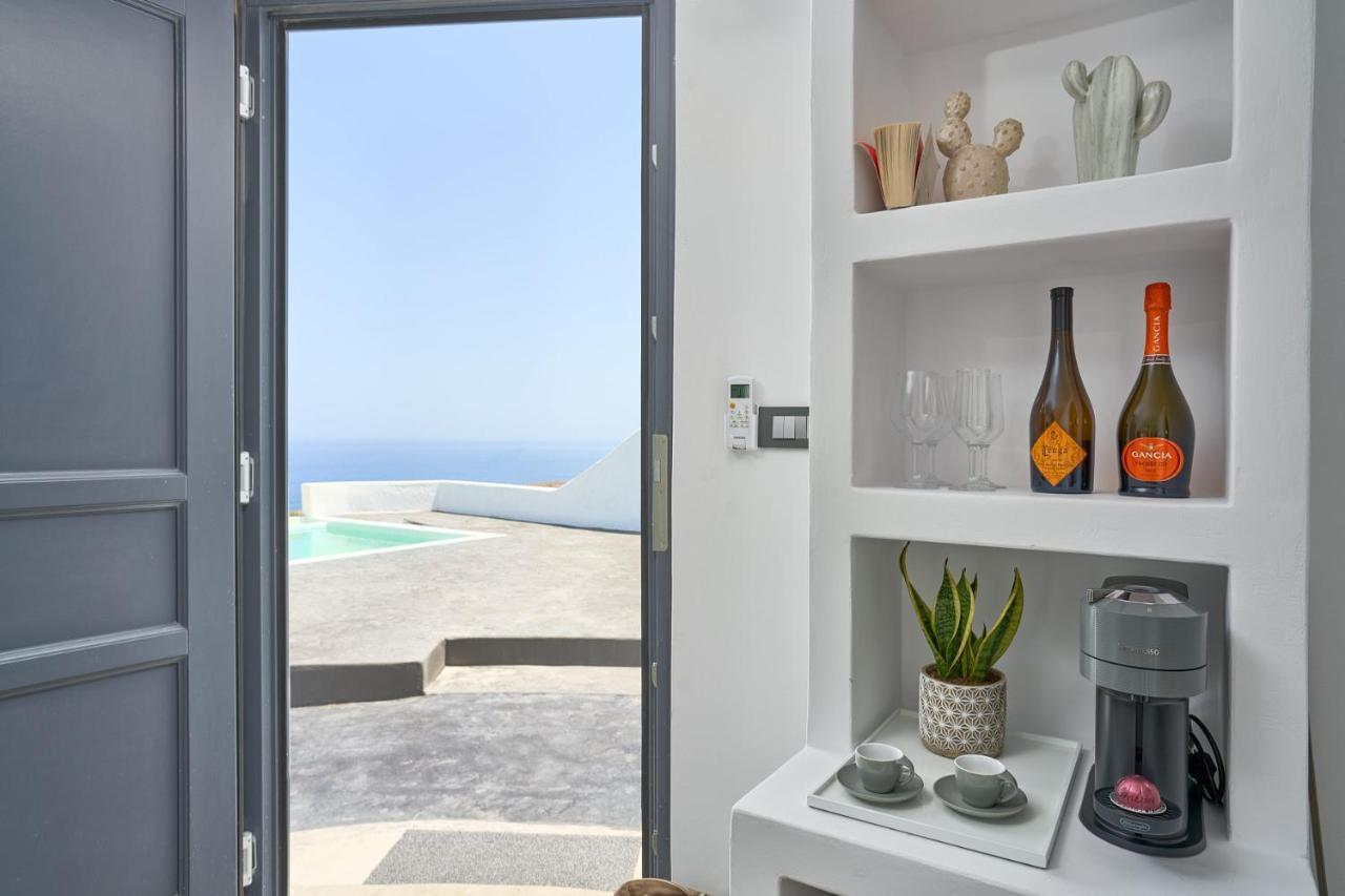 Topos Exclusive Santorini 이메로비글리 외부 사진