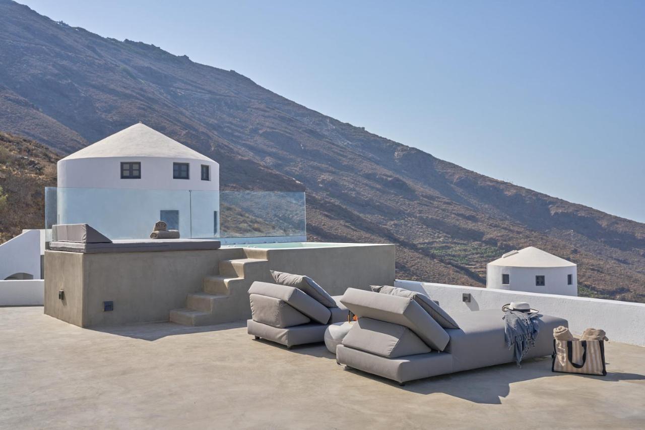 Topos Exclusive Santorini 이메로비글리 외부 사진