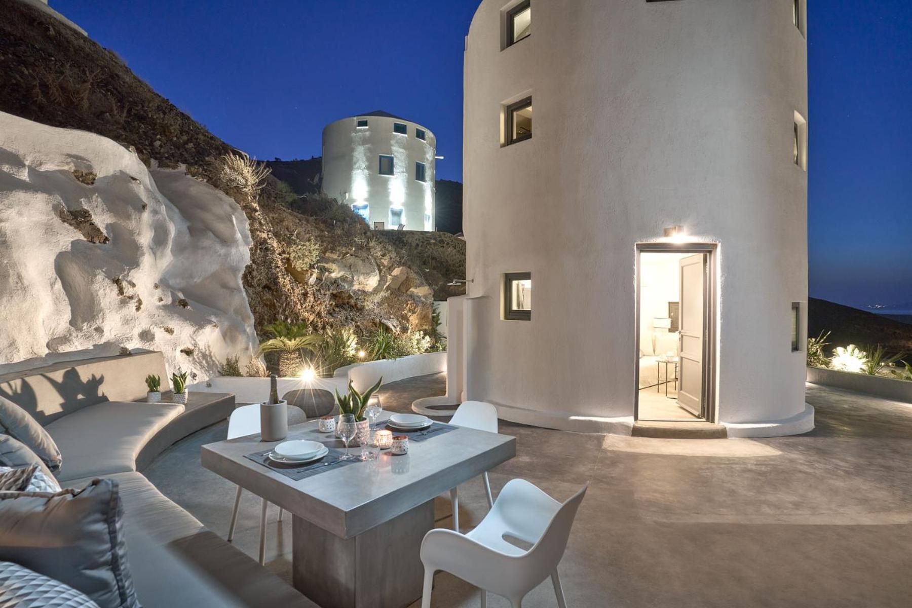 Topos Exclusive Santorini 이메로비글리 외부 사진