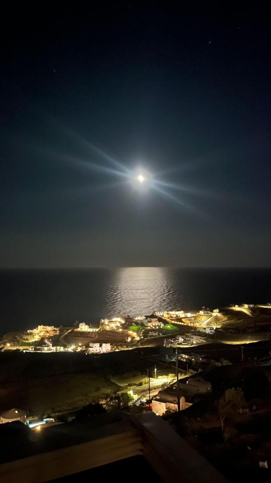 Topos Exclusive Santorini 이메로비글리 외부 사진