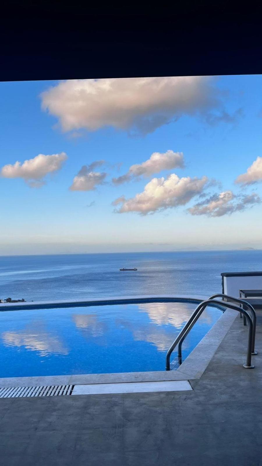 Topos Exclusive Santorini 이메로비글리 외부 사진