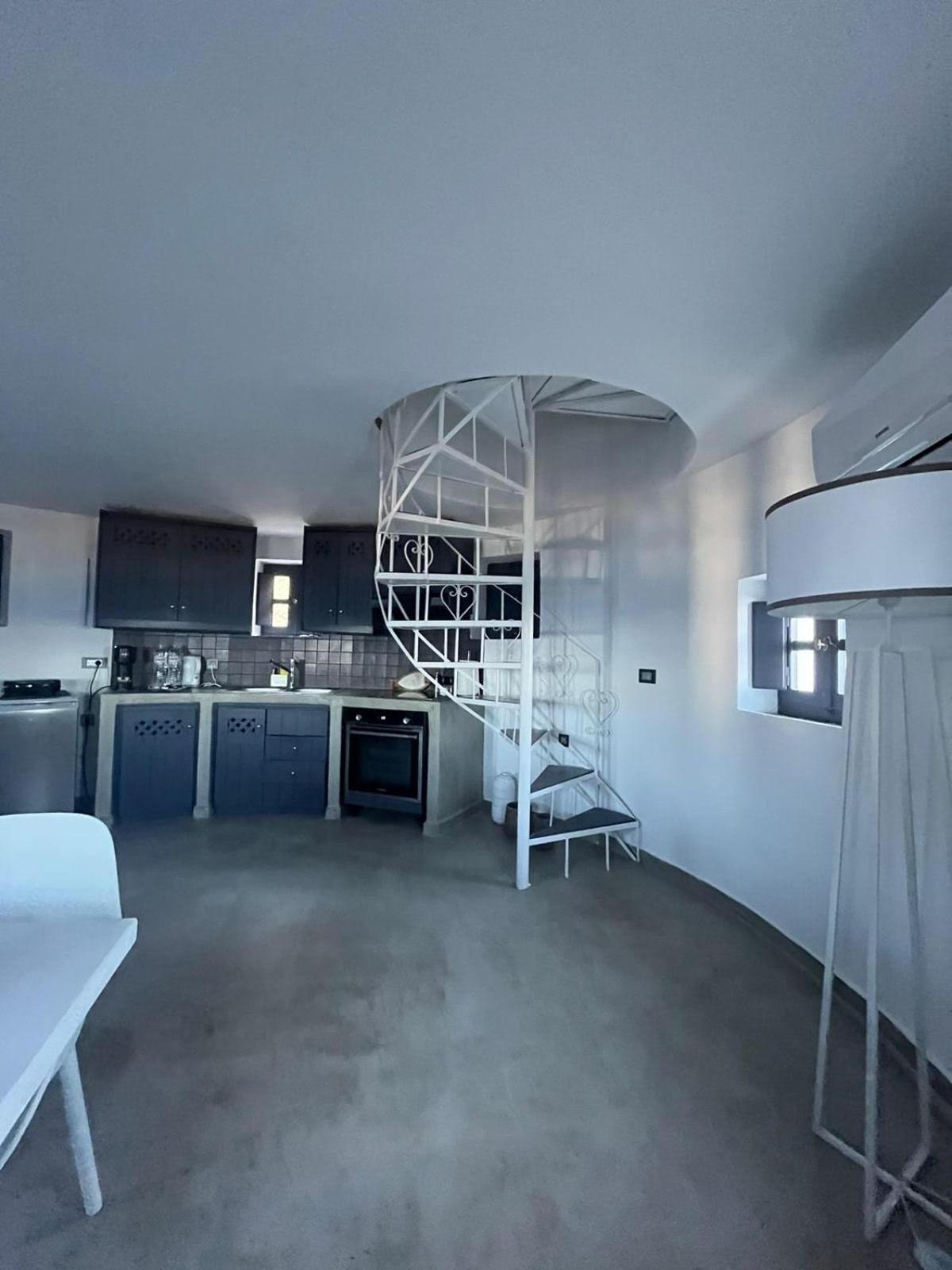 Topos Exclusive Santorini 이메로비글리 외부 사진