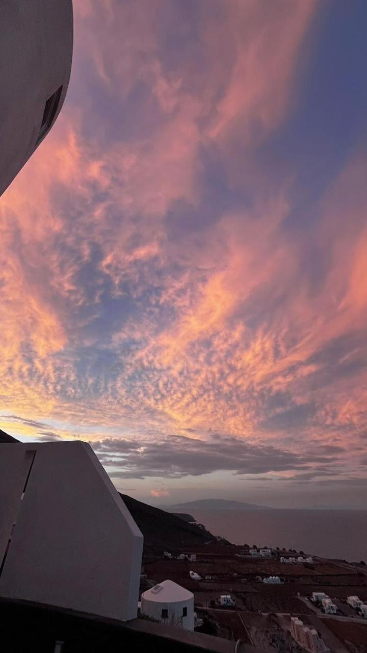 Topos Exclusive Santorini 이메로비글리 외부 사진
