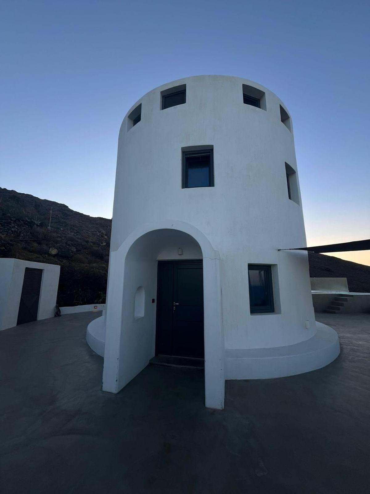 Topos Exclusive Santorini 이메로비글리 외부 사진